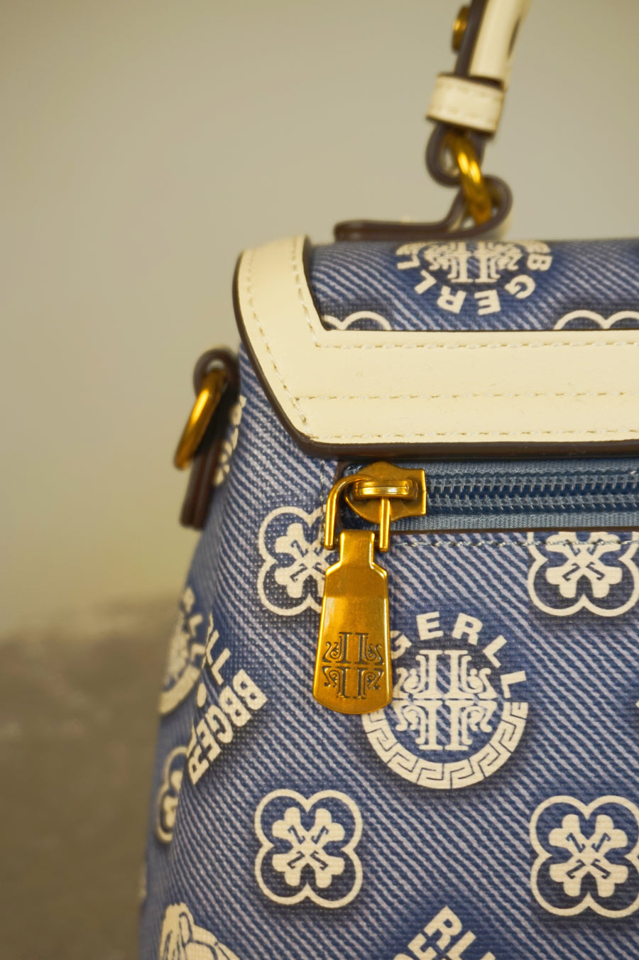WLH-1617 Blue & White Chic Style Handbag ( Queen's Favorite )