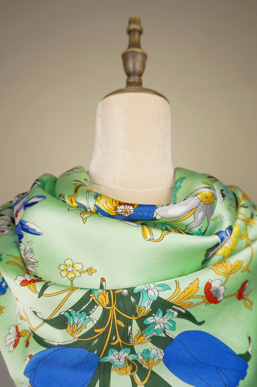 WSS-5808 Green Flower Garden Silk Scarf