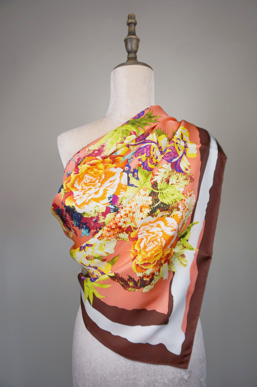 WSS-5832 Corak Flower Garden Luxury Style Silk Scarf