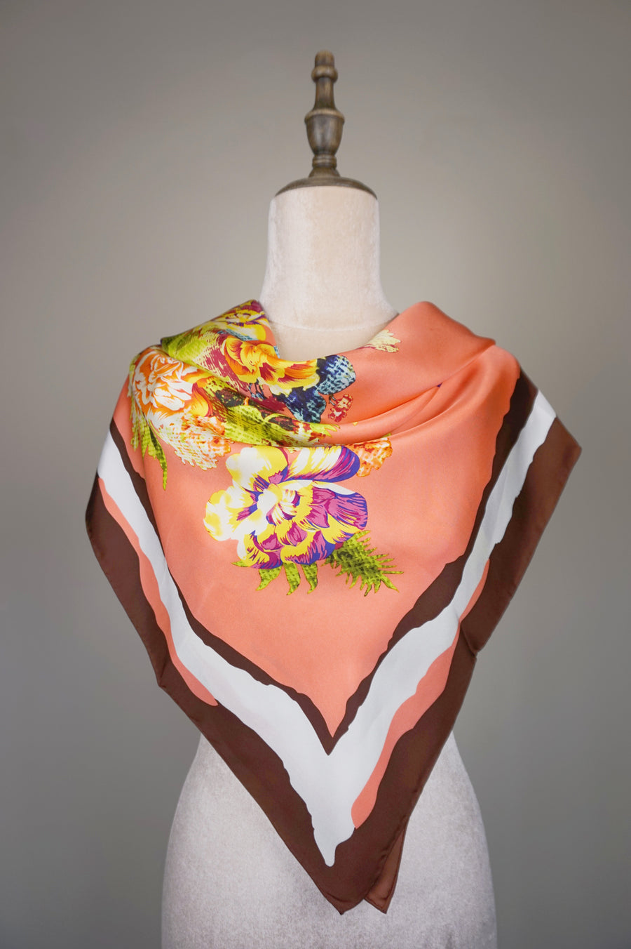 WSS-5832 Corak Flower Garden Luxury Style Silk Scarf