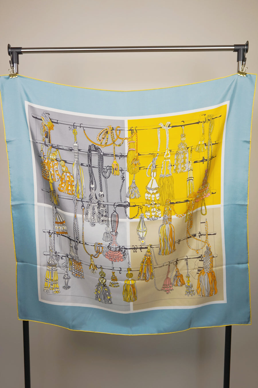 WSS-5826 Four Colors Tassels Luxury Style Silk Scarf