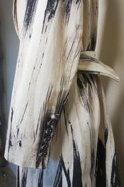 WTC-2121 Black & White Artistic Style Long Trench Coat （ Queen's Favorite )