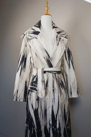 WTC-2121 Black & White Artistic Style Long Trench Coat （ Queen's Favorite )