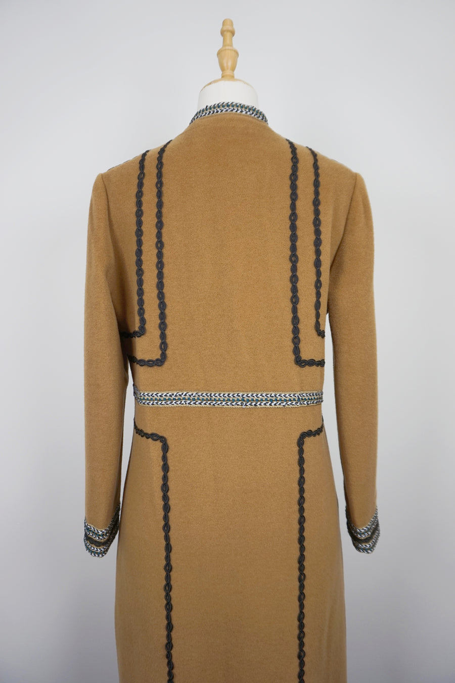 WWC-BERN Camel Line Chic Style 80% Wool Coat