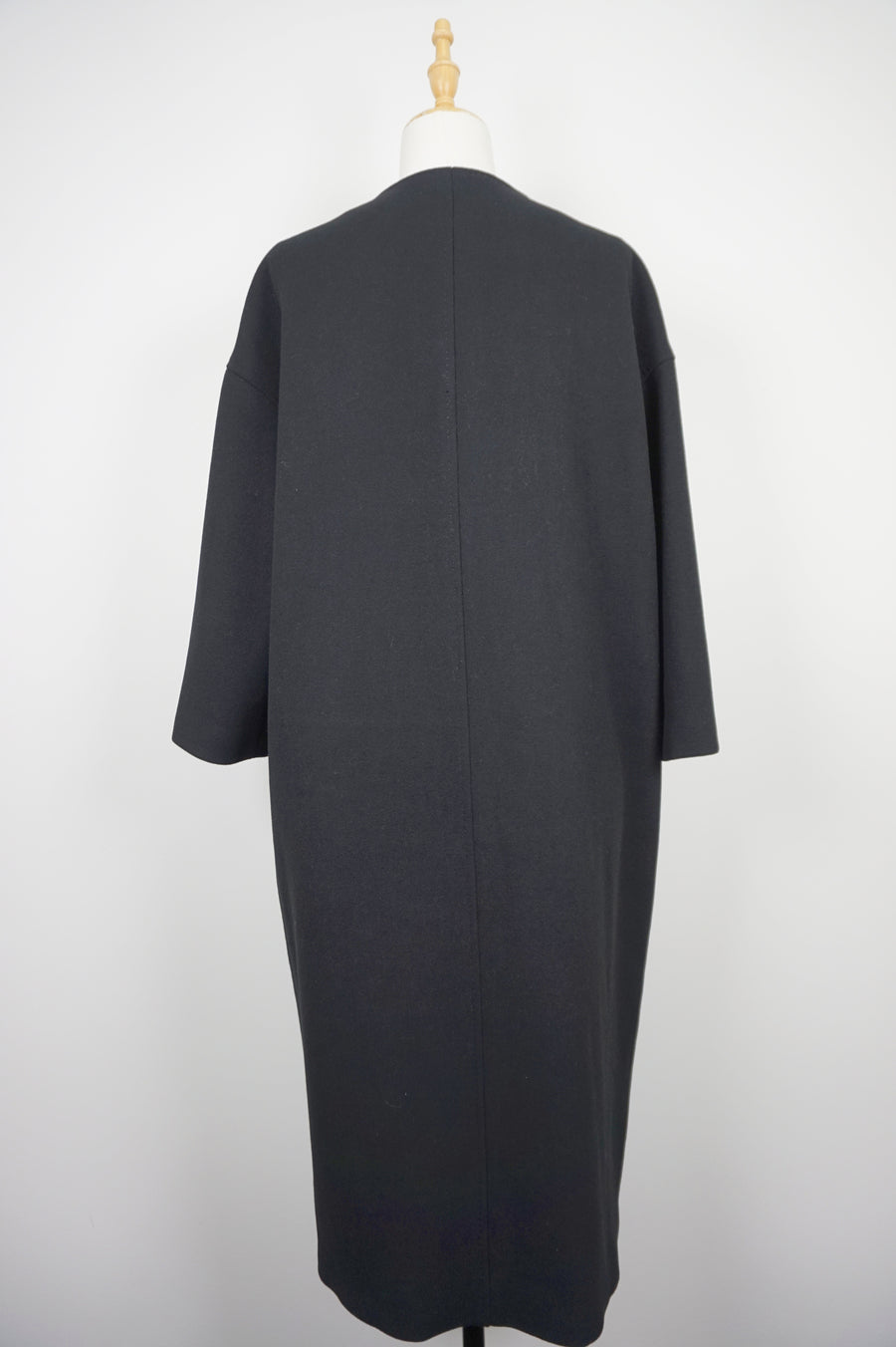 WWC-7092 Black Chic Style 50% Wool Coat with Red Real Fur Pockets